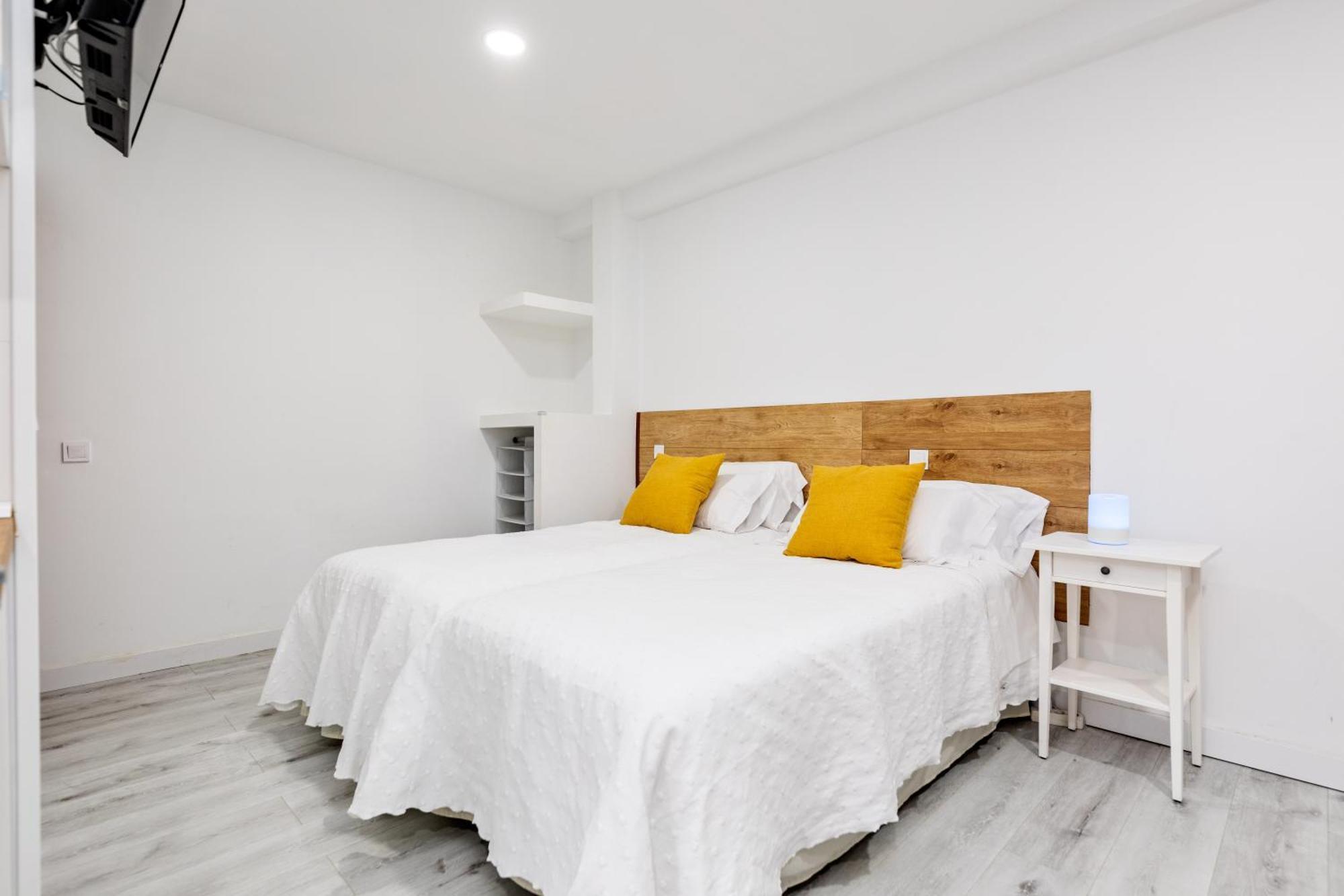 Los Apartamentos Jacinto Benavente Centro Madrid Exterior photo