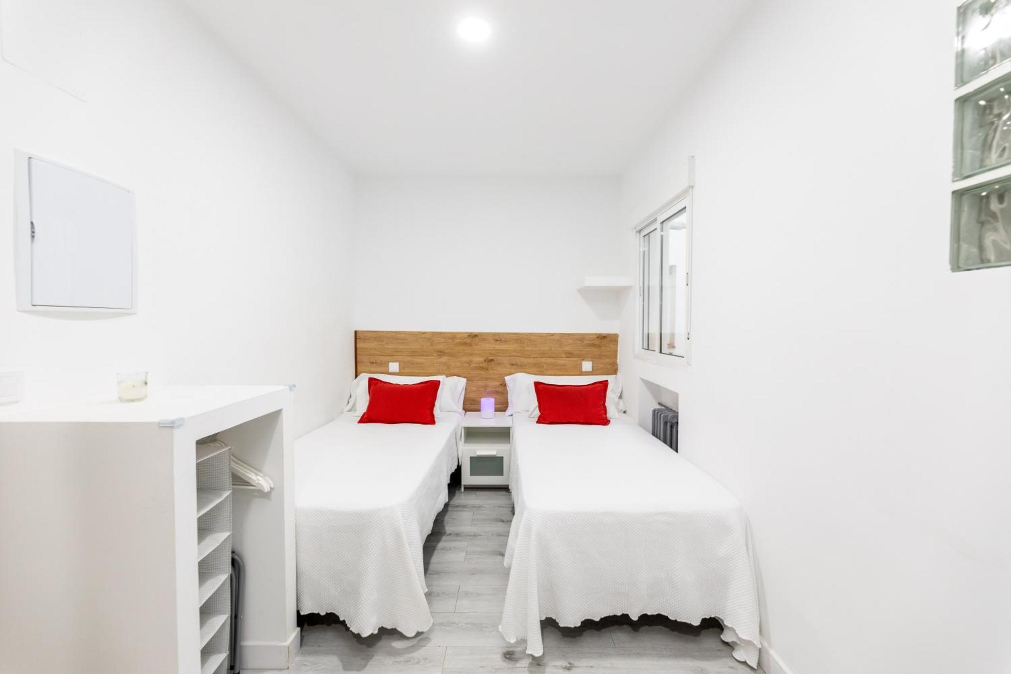 Los Apartamentos Jacinto Benavente Centro Madrid Exterior photo