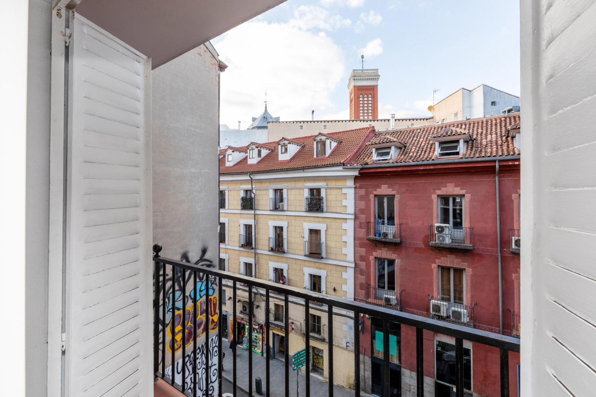 Los Apartamentos Jacinto Benavente Centro Madrid Exterior photo